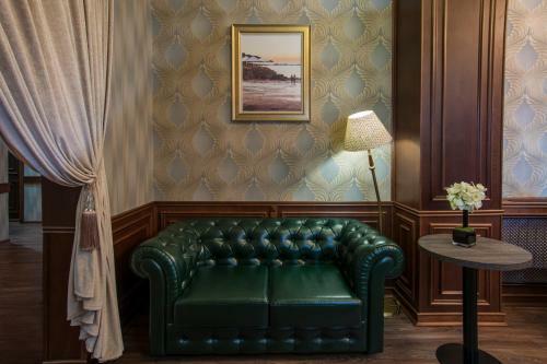Seven Inn Boutique Hotel