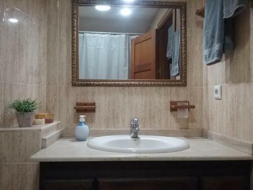 Apartamento En Primera L�nea de Playa. Seis Plazas.