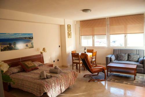 Apartamento En 1� L�nea de Playa, Estepona Centro