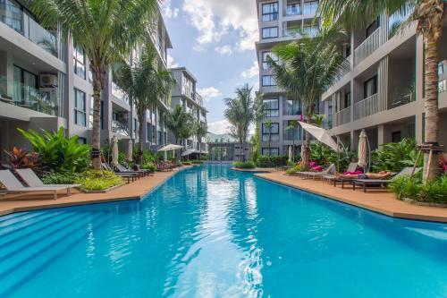 Apartment Near Bangtao Beach 2bdr 2bth #404
