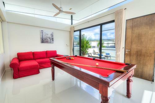 Villa Nata With Pool And 800 M Away From Beach