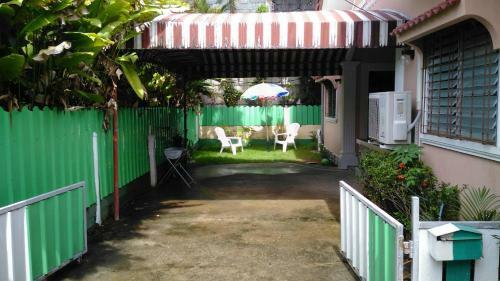 Hostal Studio House Near Tesco & Beach
