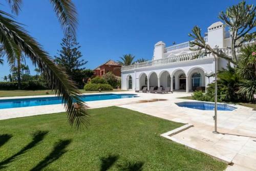 The Palace Marbella - Lavish Beachfront Villa