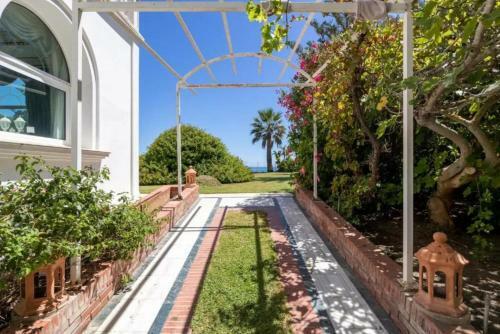 The Palace Marbella - Lavish Beachfront Villa