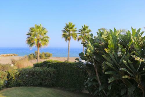 Las Ranas Casasola Beach Villa 15pax
