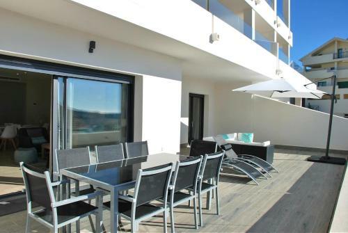 Modern Apartment With View To Gibraltar + Jacuzzi