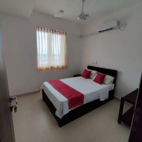3 Bedroom Apartment In Close Proximity To Beach