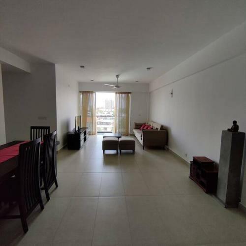 3 Bedroom Apartment In Close Proximity To Beach