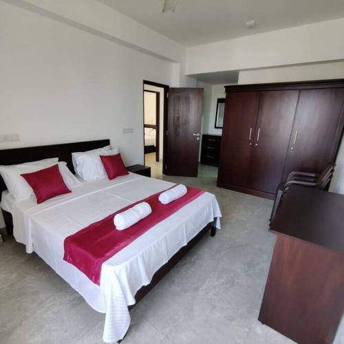 3 Bedroom Apartment In Close Proximity To Beach
