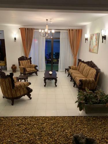 Hostal Elegance Oasis, Colombo 3 - Upscale Holiday Bungalow With Round-the-clock Service