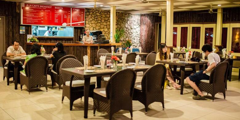 Tanoa Skylodge Hotel