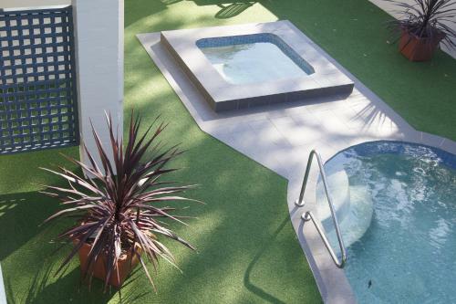 Aparthotel Noosa Parade Holiday Inn