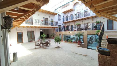 Qala Hotel
