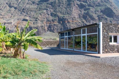 Amazing Coast House On A Tranquil Organic Farm