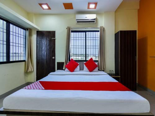 Oyo 75434 Hotel Everest Inn