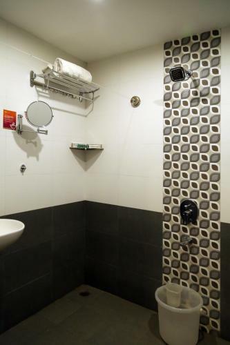 Hotel Varsha Inn
