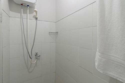 Hostal Reddoorz Apartment @ Dramaga Tower