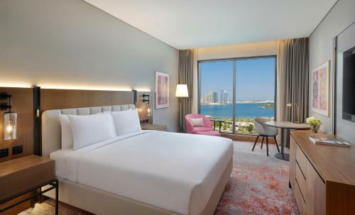 Doubletree By Hilton Sharjah Waterfront Hotel And Residences