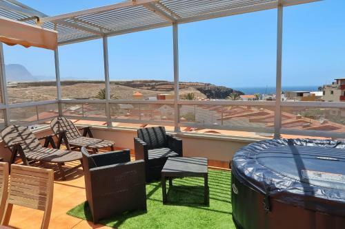 Beautiful Penthouse With Pool And Sea Views