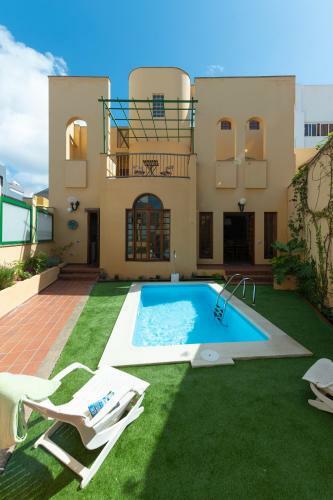 Villa The Yellow House Climatized Pool - Solarium - Parking