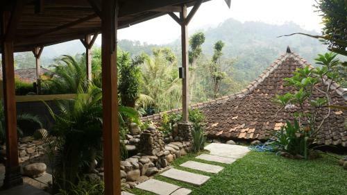 Tirta Arsanta Hot Springs & Villa
