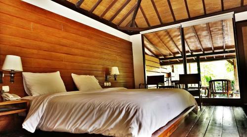 Tirta Arsanta Hot Springs & Villa