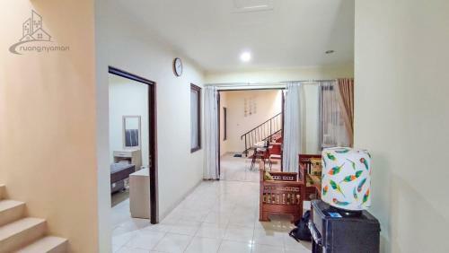 Hostal Atmosfer Guest House Sentul