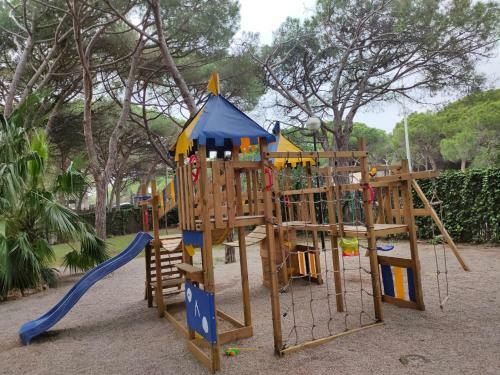 Gavamar Castelldefels Beachfront Apartment- Direct Access To The Beach