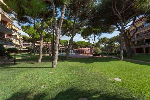 Gava Mar- Castelldefels Beachfront Apartment- Direct Access To The Beach