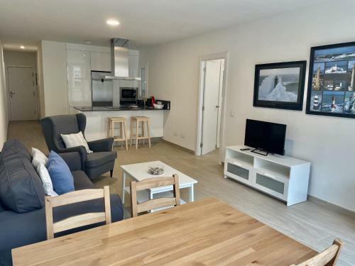 Modern Apartment In Las Canteras With Parking