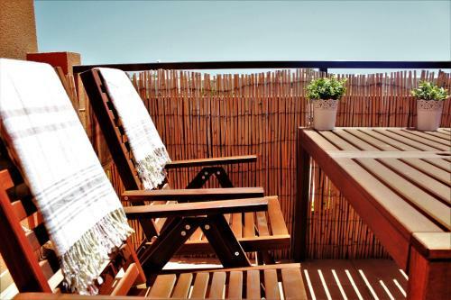 Apartment With Sea & Garden View
