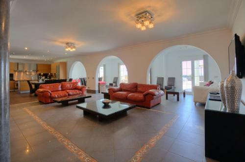 Magnificent Villa El Palacete Sleeps 20