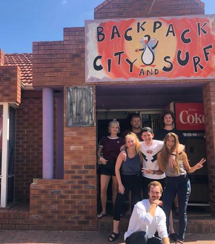 Albergue Backpack City & Surf