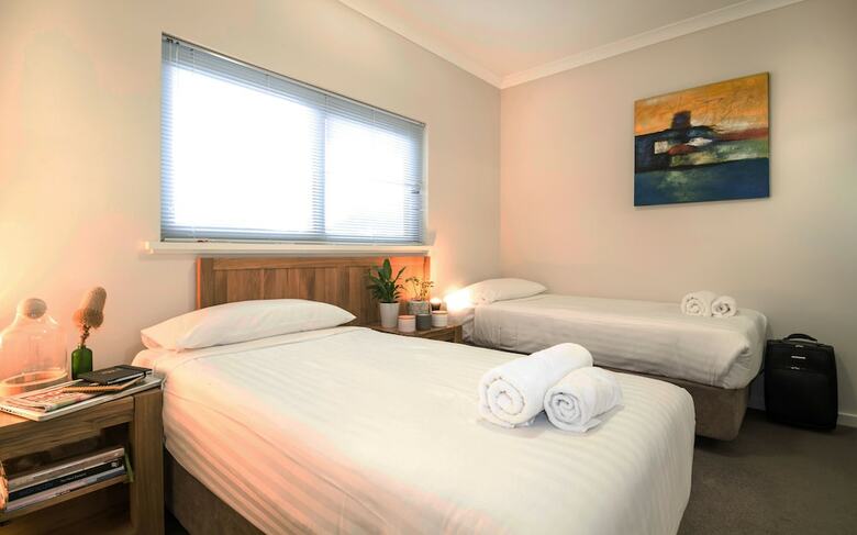 Aparthotel Airport Apartments By Aurum