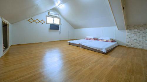 Songrim Hanok Pension