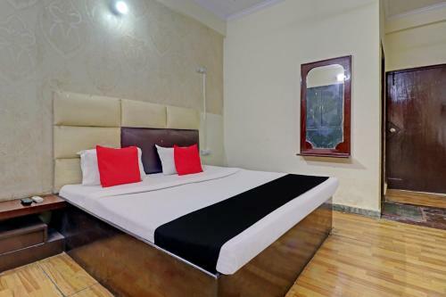 Capital O 81756 Hotel Nancy Paradise