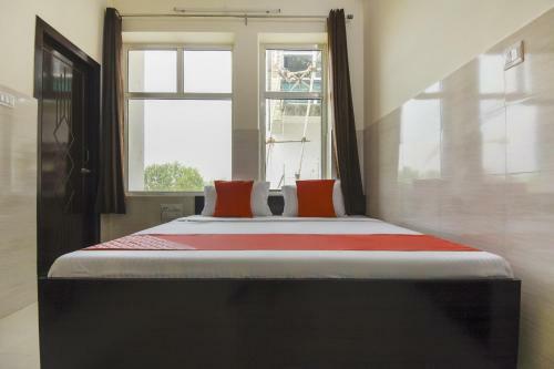 Oyo Flagship 75751 Hotel Surya