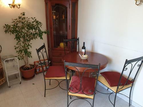 Hostal Apartamento Las Palmeras Front Sea View