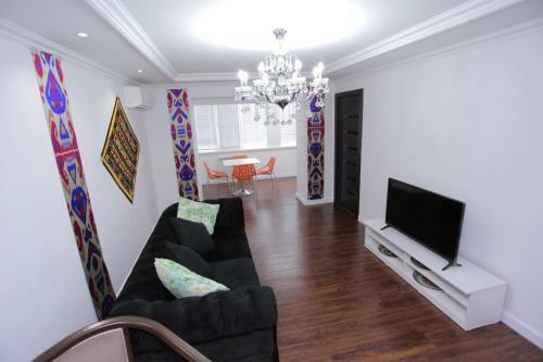 Overlooking Registan Square Luxury 2 Bedrooms Apartment