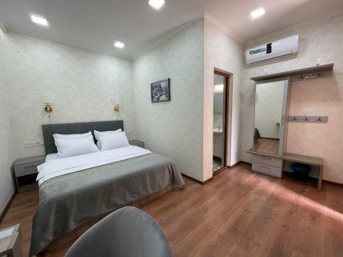 Bed & Breakfast Registon Saroy Hotel