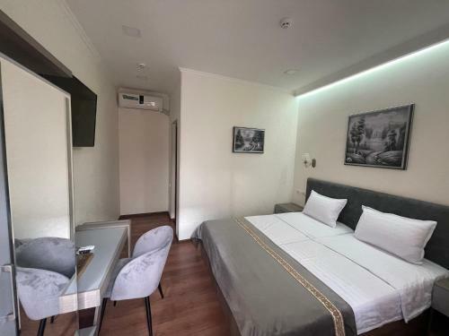 Bed & Breakfast Registon Saroy Hotel