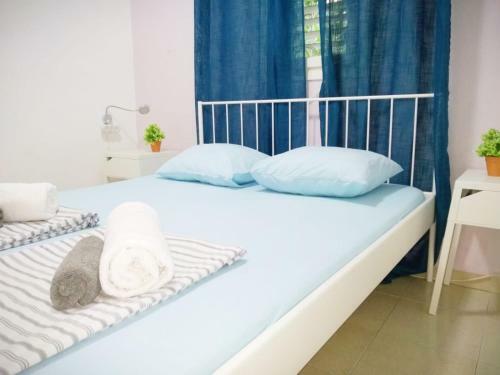 2 Bedroom Apartment With Balcony Near Rambam