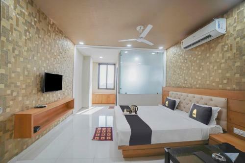 Townhouse Oak Hotel Gaurav Pride
