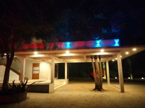 Hotel Whiteroyal