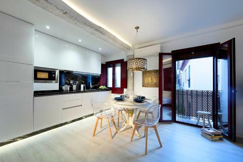 Art Chapiz Apartments