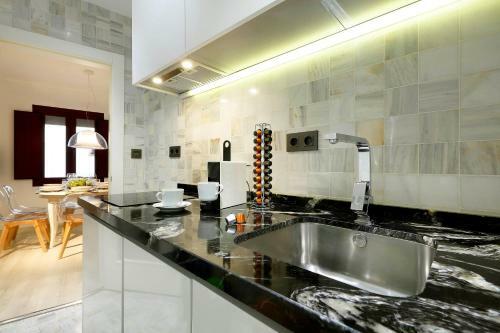 Art Chapiz Apartments