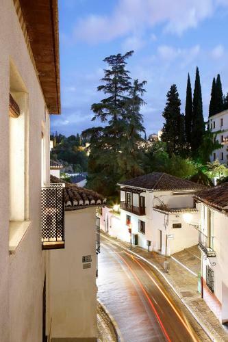 Art Chapiz Apartments