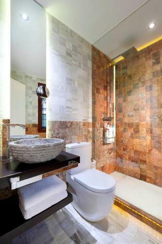 Art Chapiz Apartments