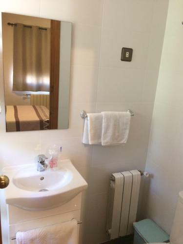 Hostal Pensi�n Restaurante El Cruce de Hornos