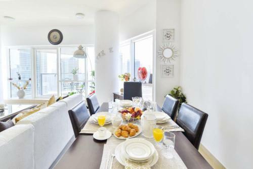Apartamento Beautiful 2bed 2baclcony In Jlt, Dubai